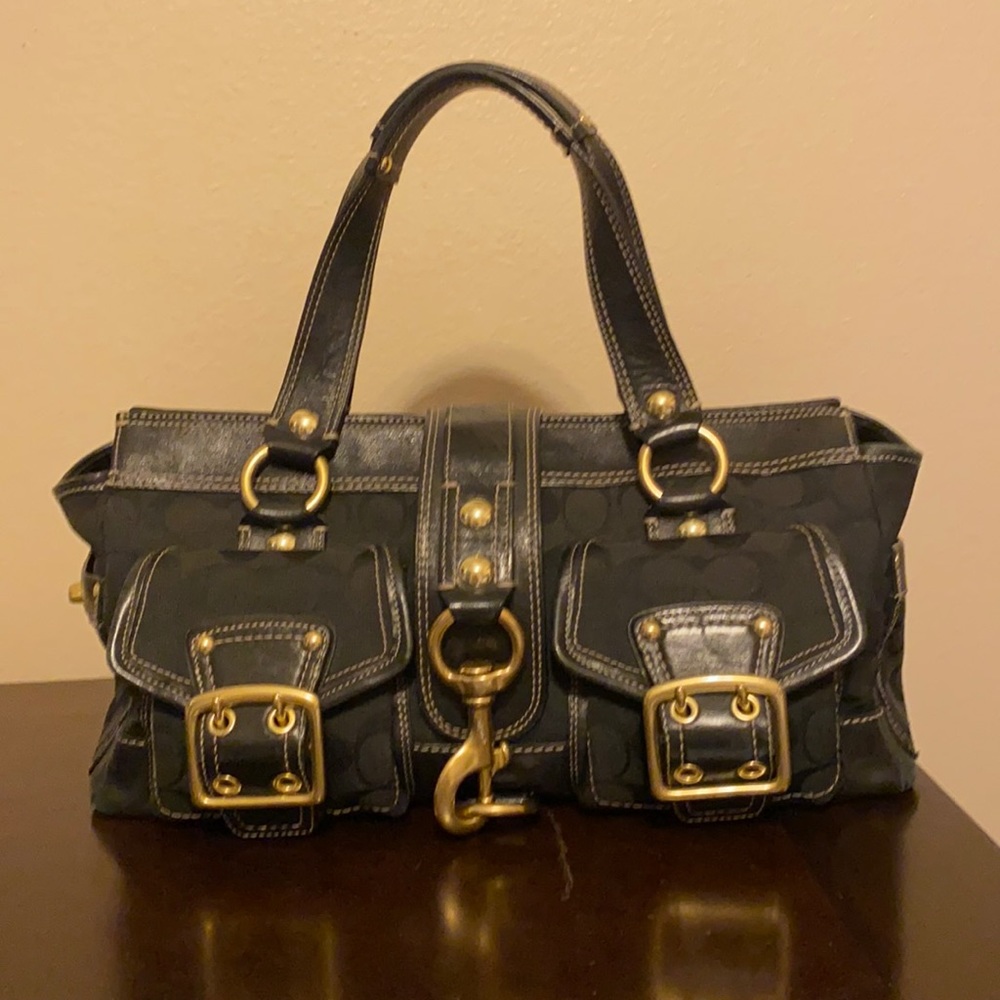 Beautiful coach purse!!